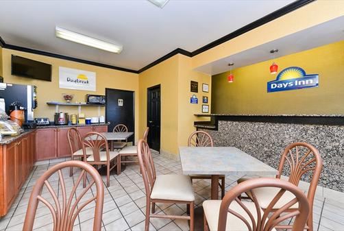 Days Inn Charlotte Northlake - Charlotte - Reception