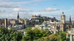 Find billige flybilletter til Edinburgh