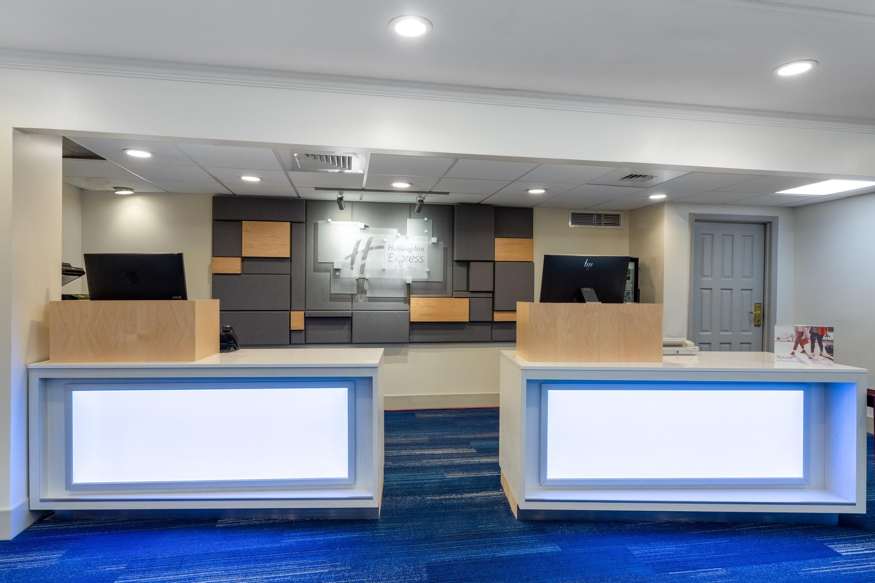 Receptionist
