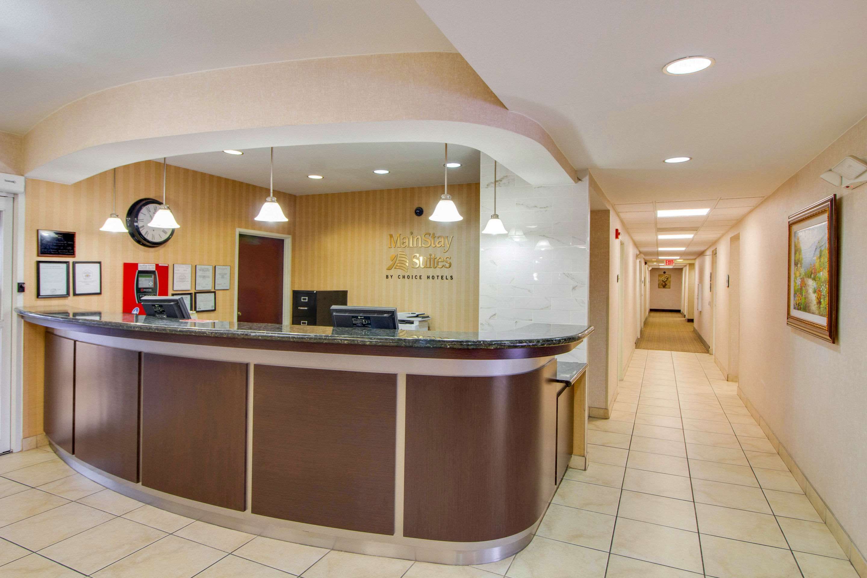 Receptionist
