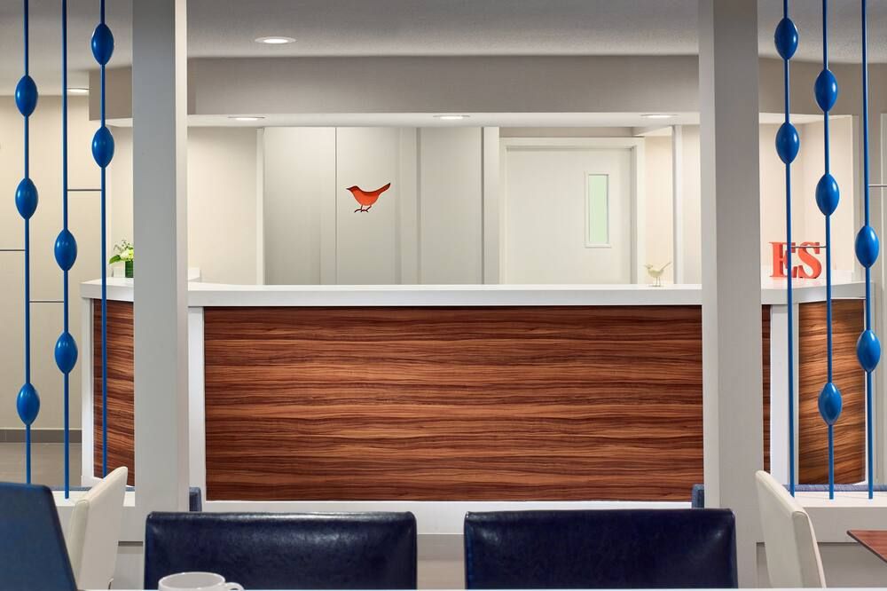 Receptionist