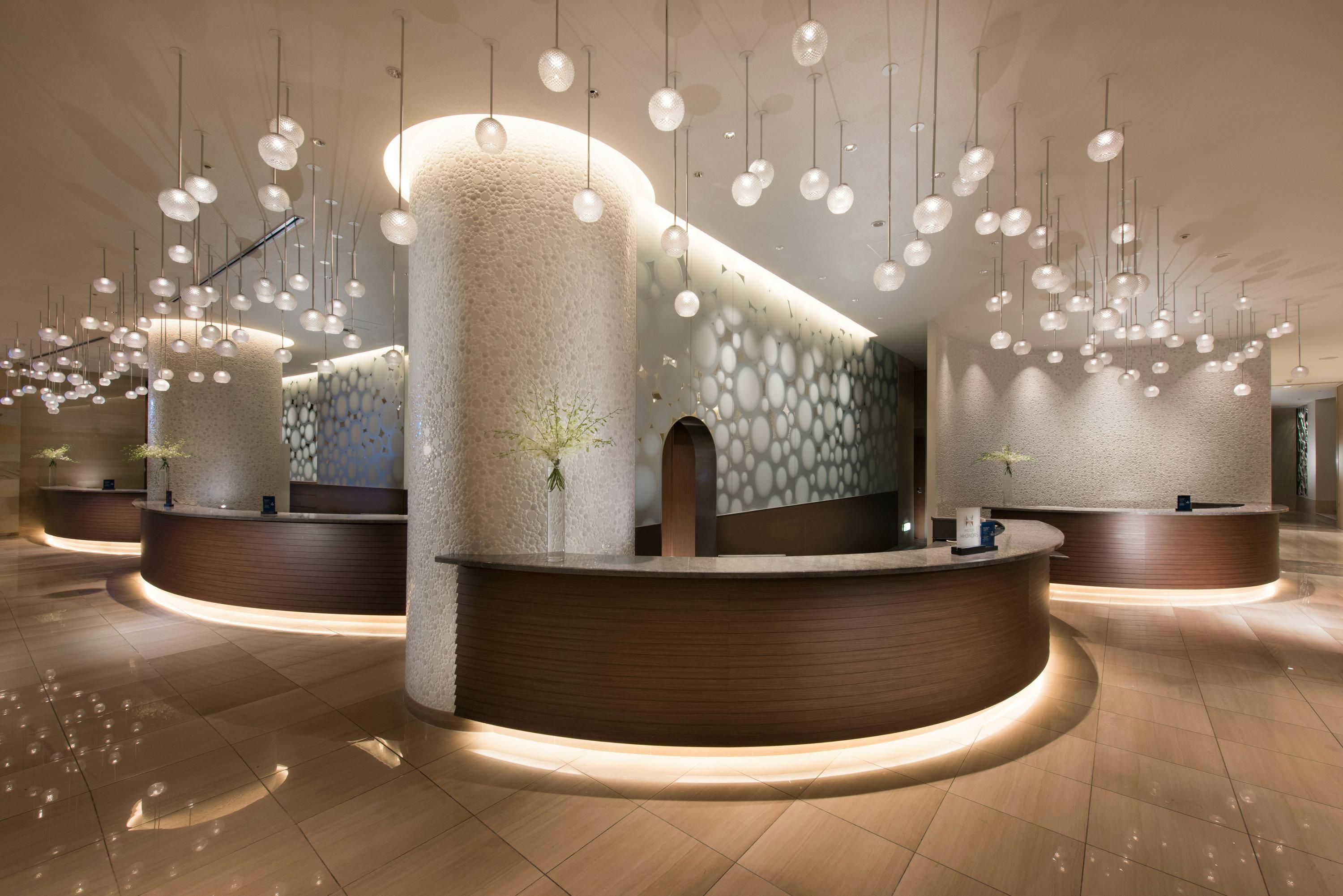 Receptionist