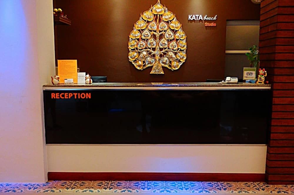 Receptionist