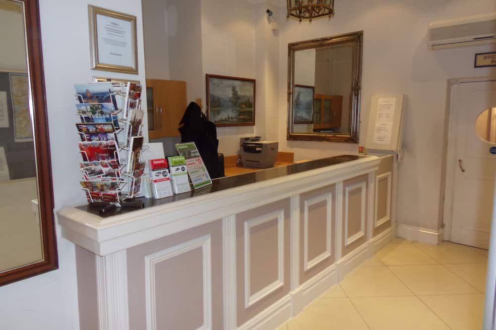 Receptionist