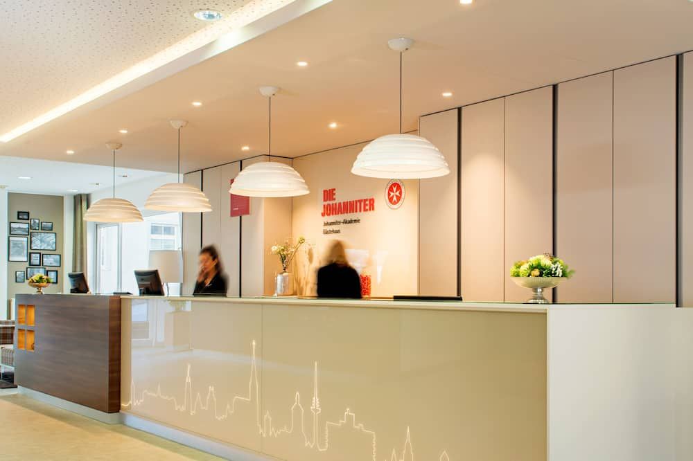 Receptionist