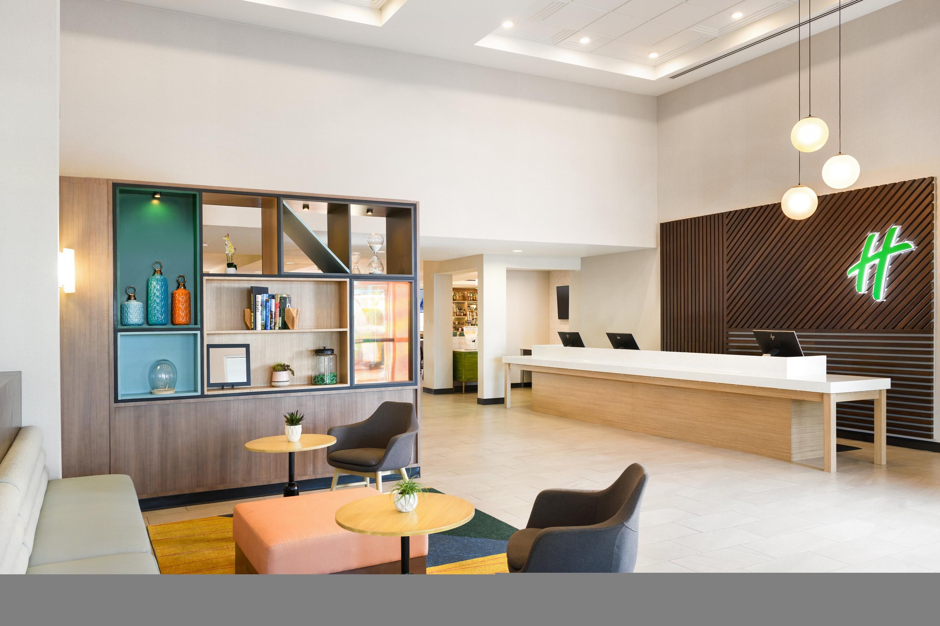 Receptionist