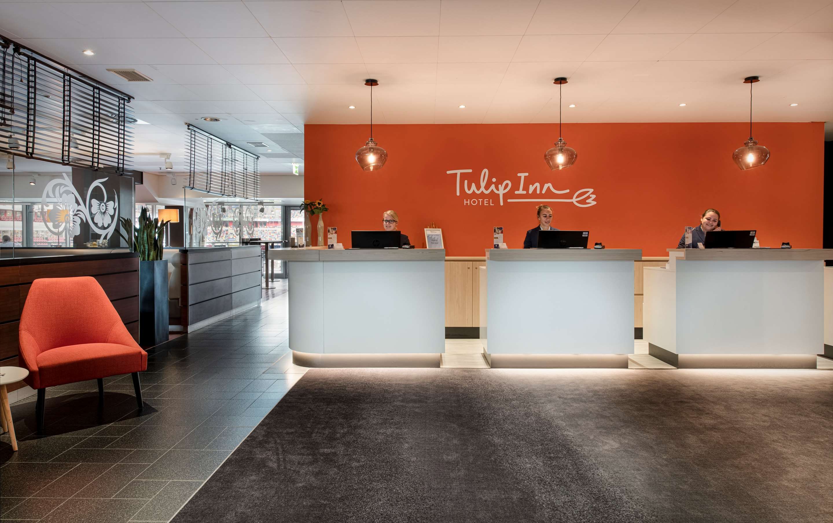 Receptionist