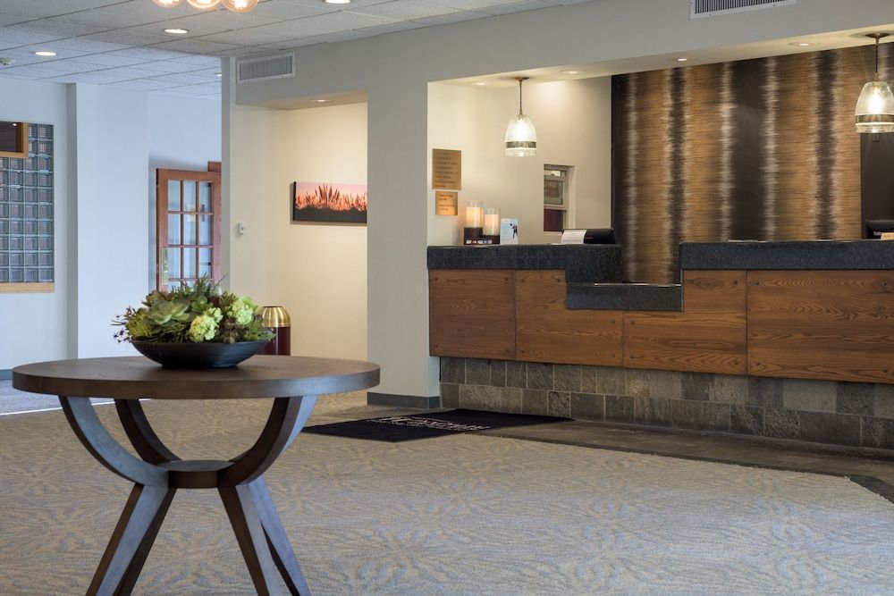 Receptionist