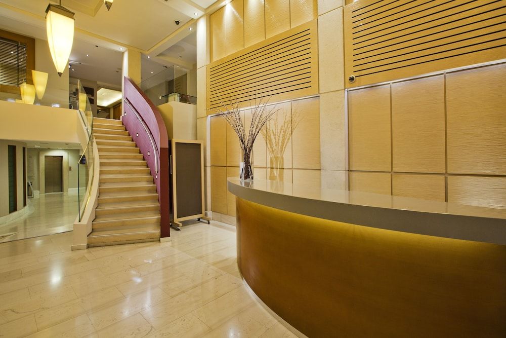 Receptionist