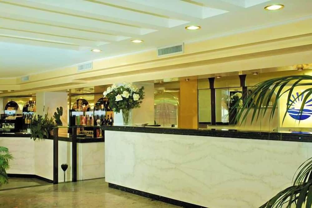 Receptionist