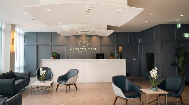 Receptionist