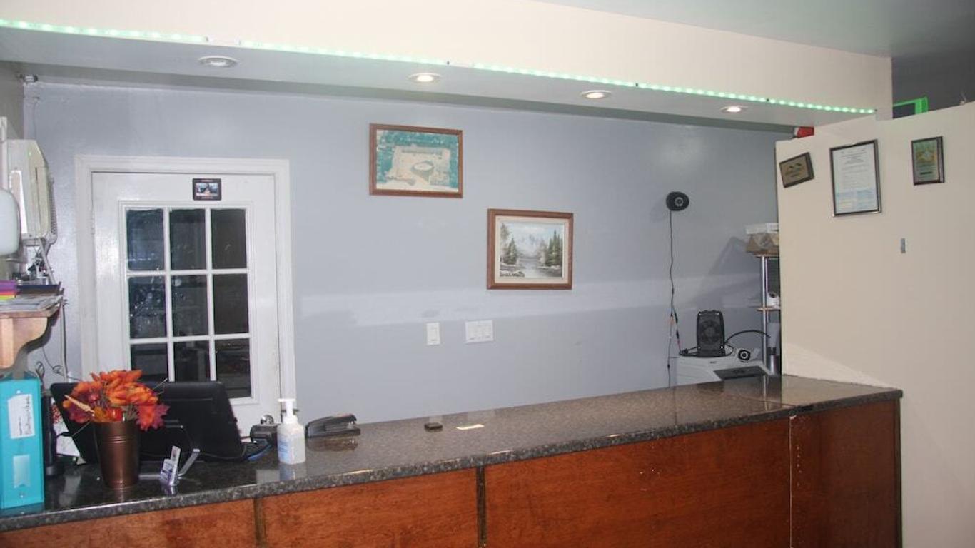American Plaza Motel