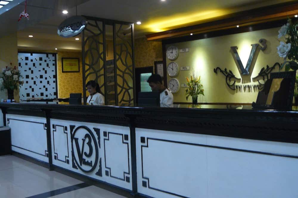 Receptionist