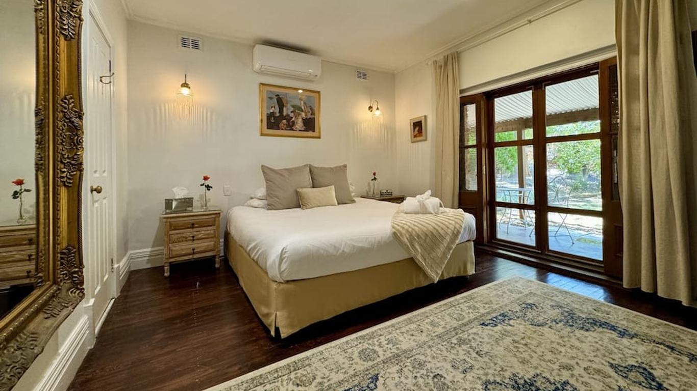 Jacobs Creek Retreat at Moorooroo Park