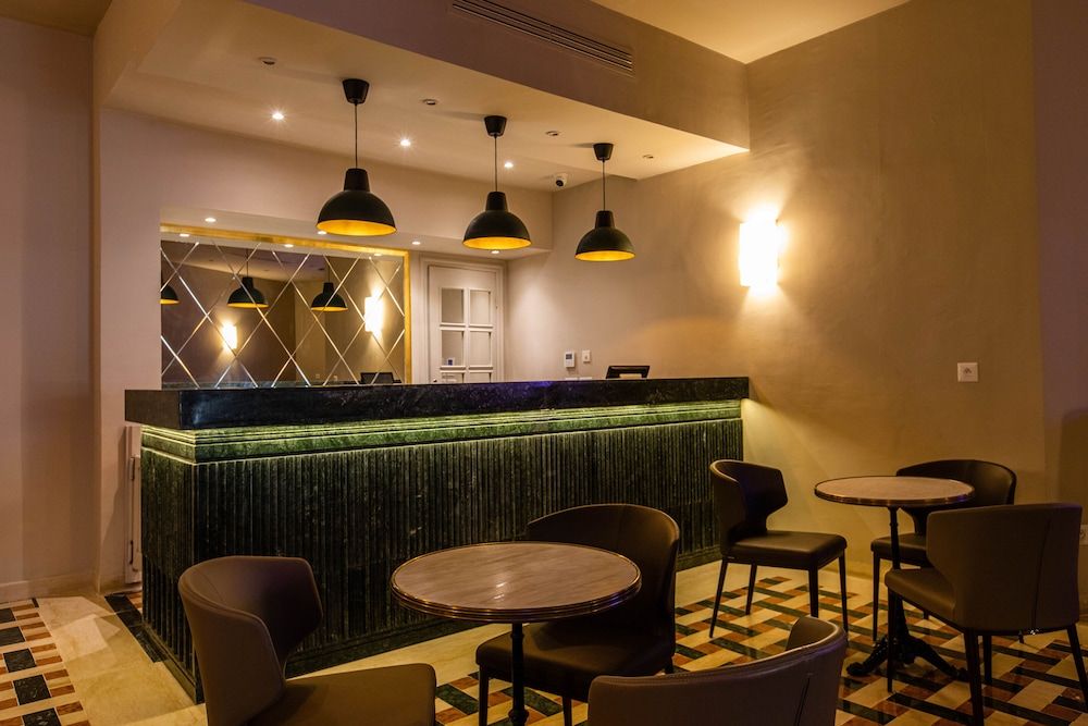 Bar