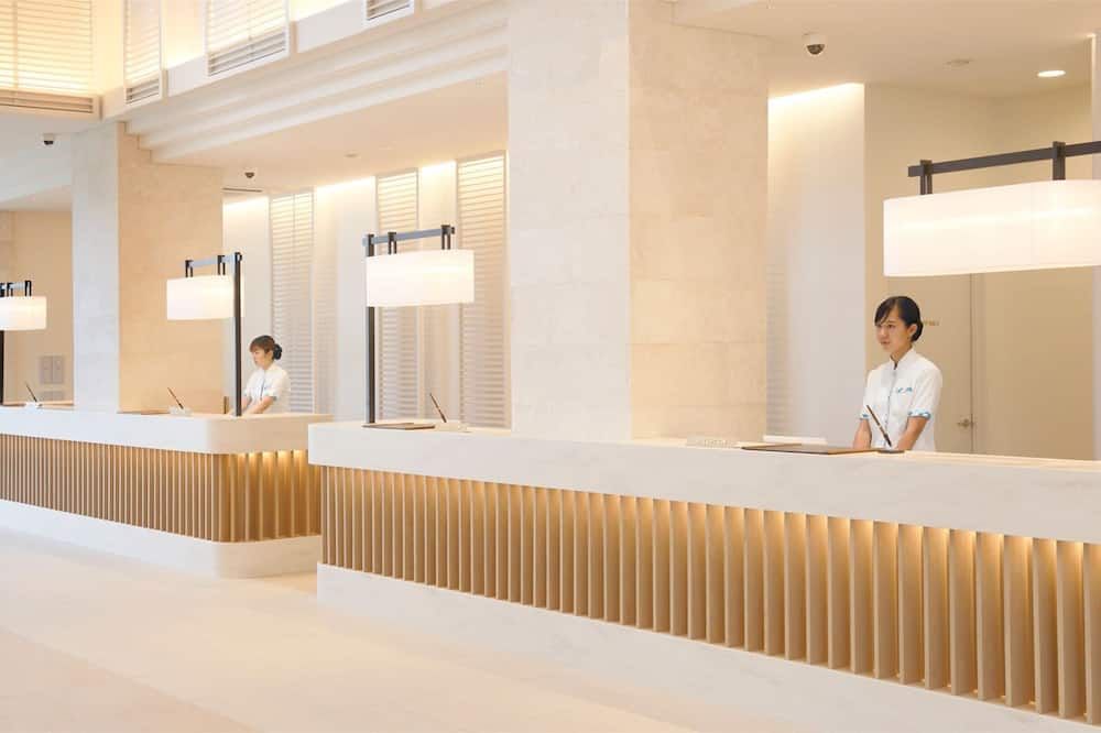 Receptionist