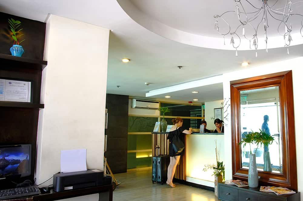 Receptionist
