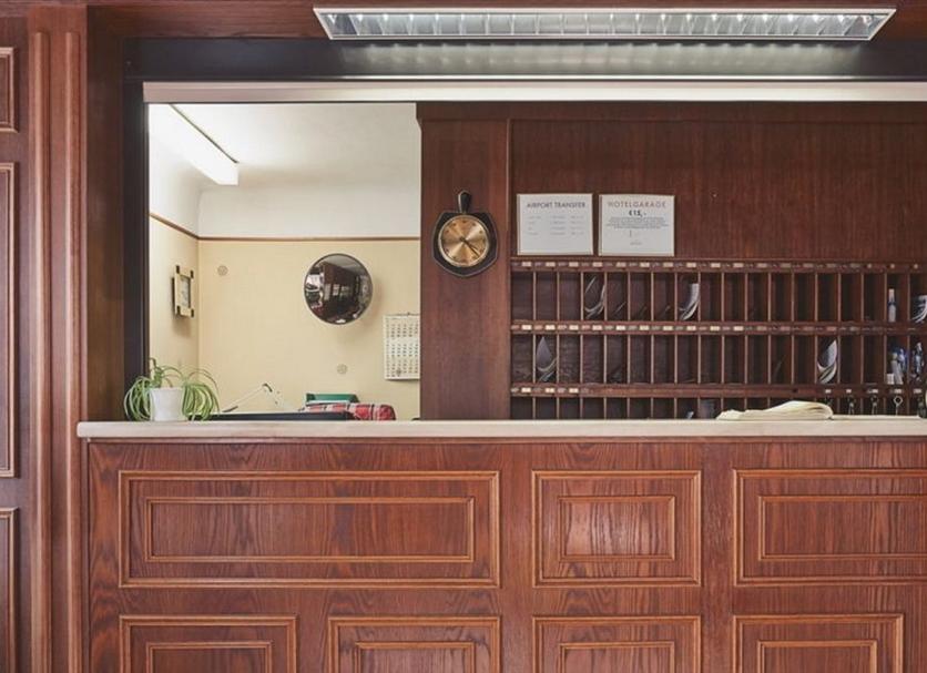 Receptionist Billede