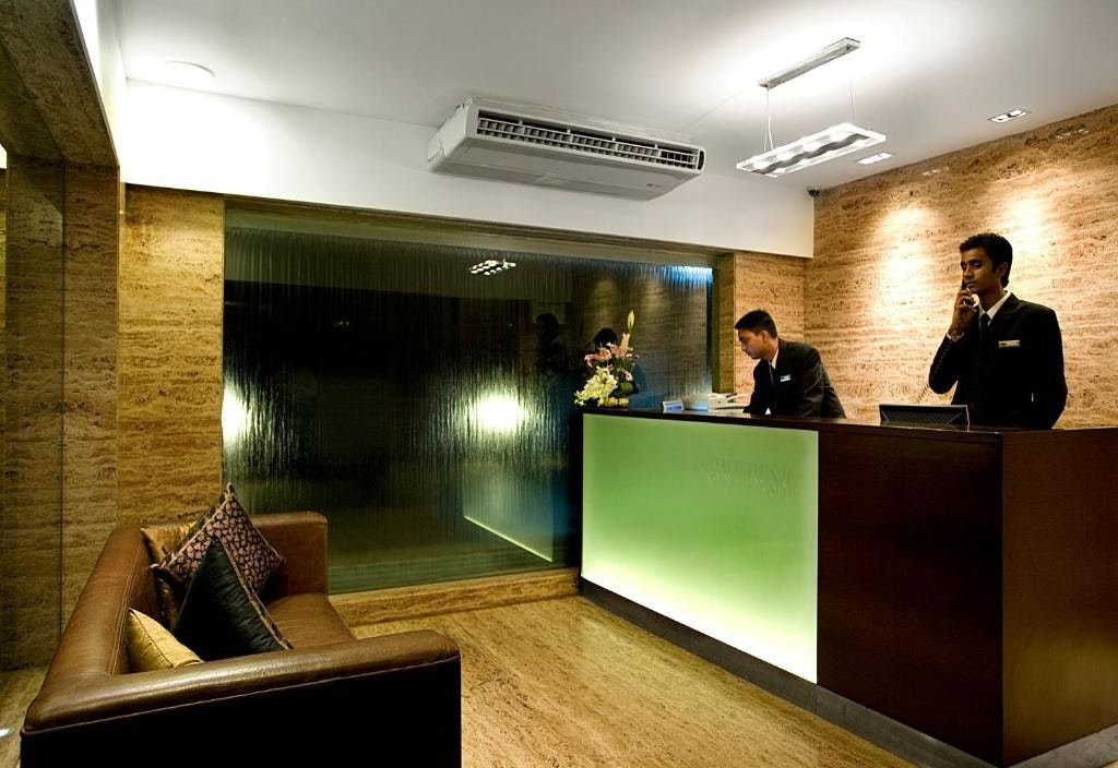 Receptionist