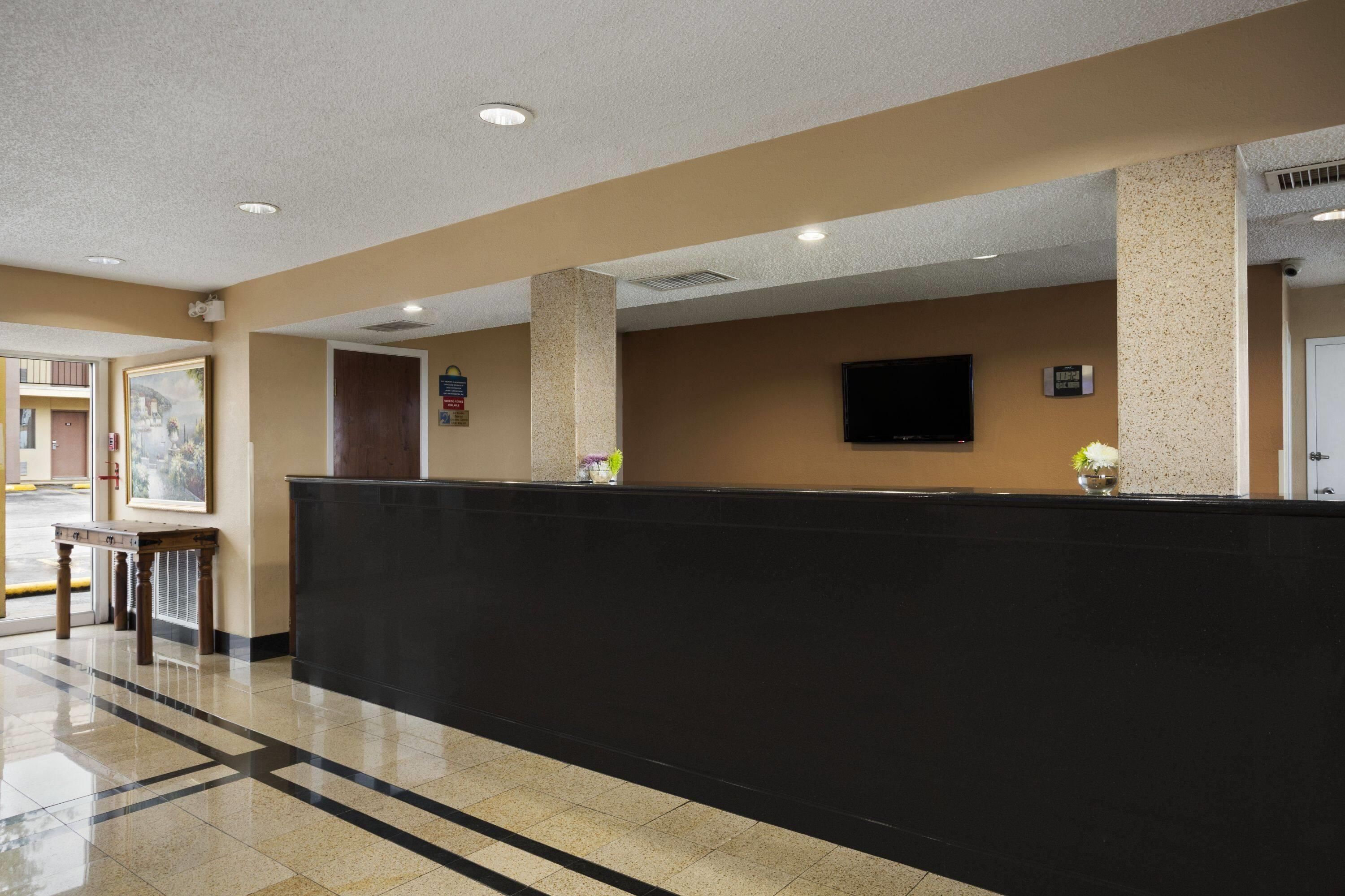 Receptionist