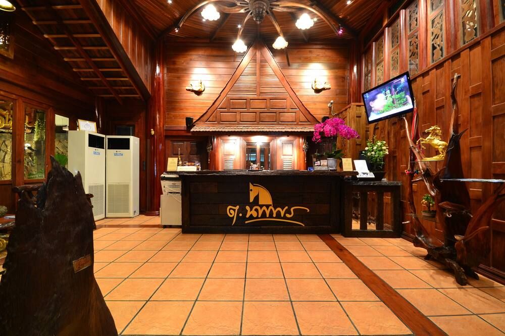 Receptionist