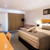 Tea House Motor Inn