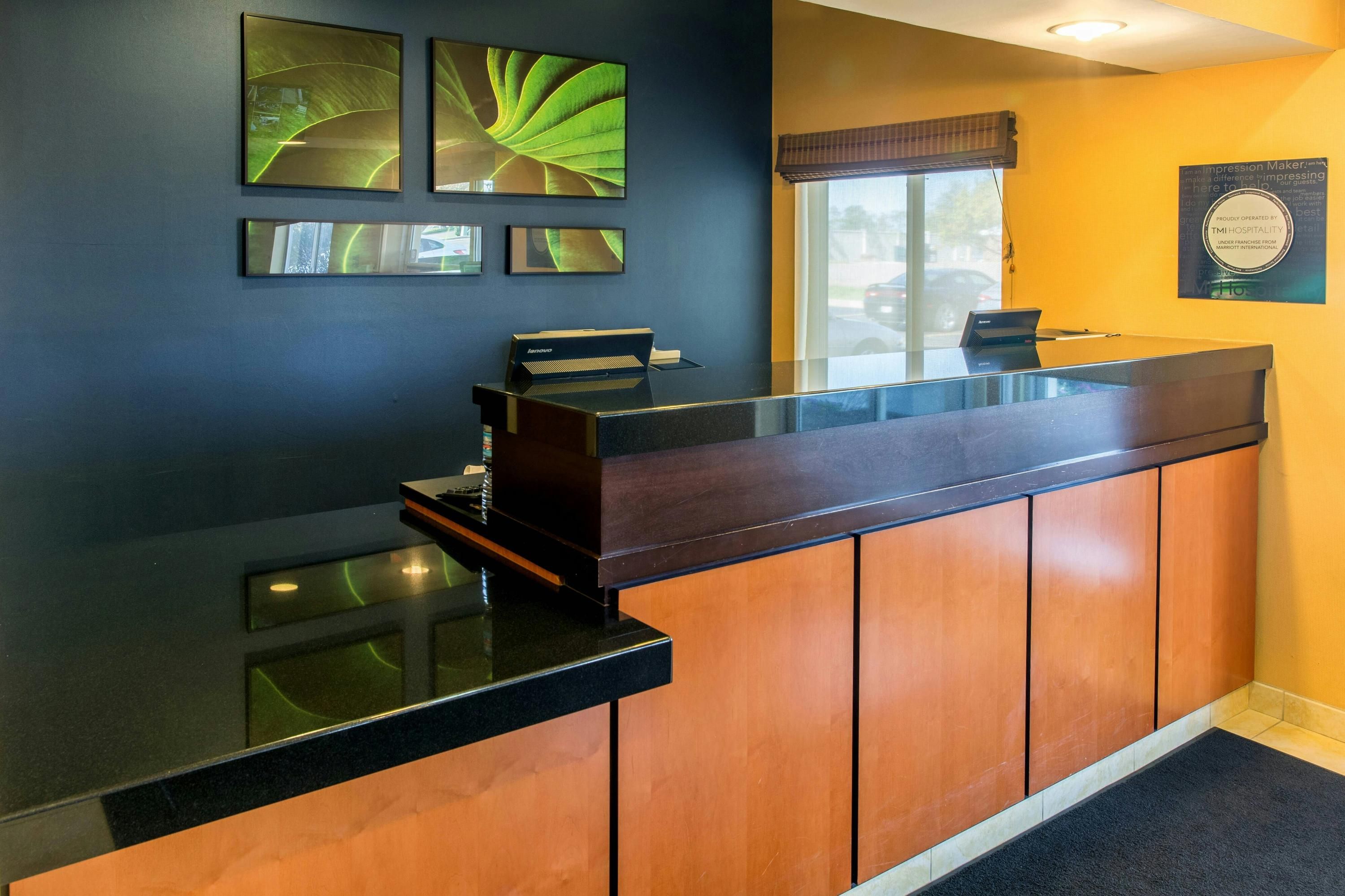 Receptionist