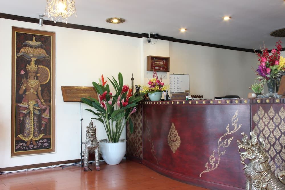 Receptionist