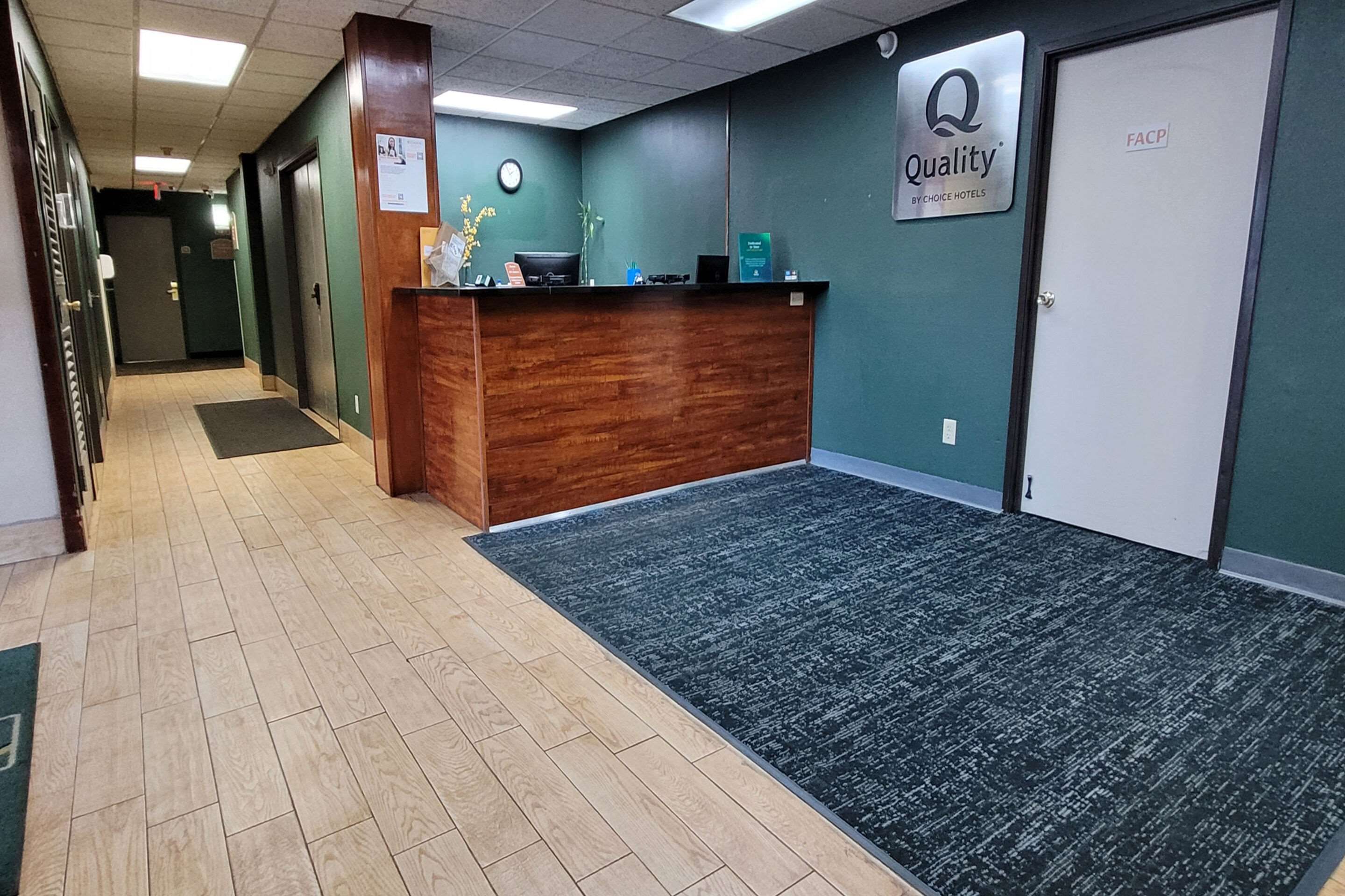 Receptionist