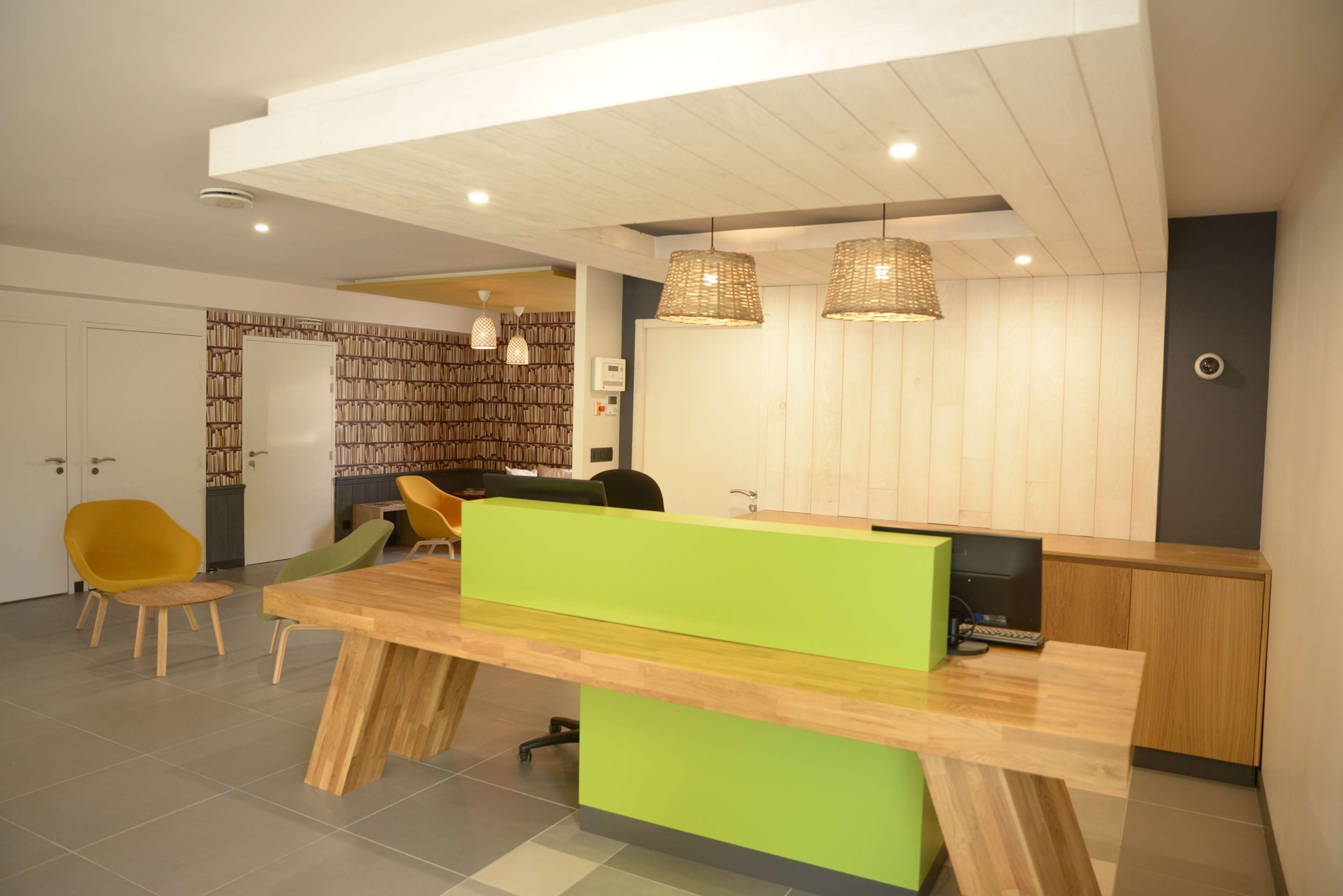 Receptionist