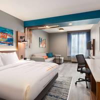 La Quinta Inn & Suites by Wyndham Mount Laurel / Moorestown