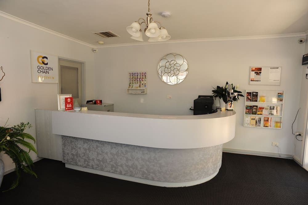 Receptionist