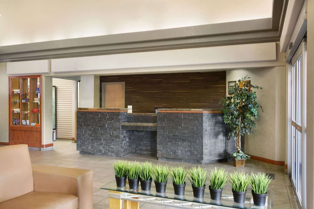 Receptionist
