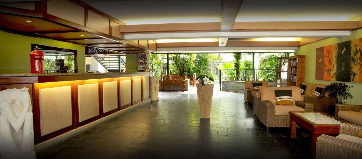 Receptionist