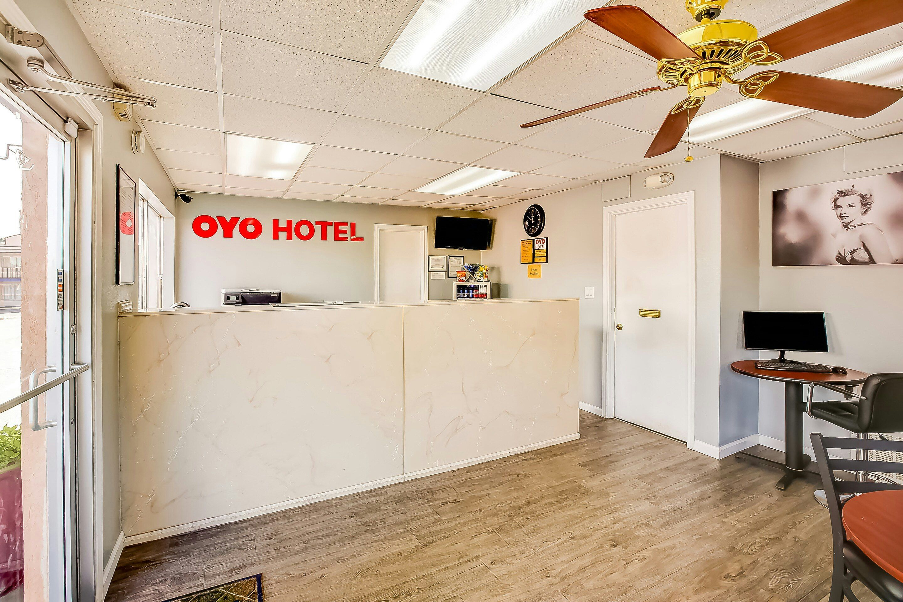 Receptionist