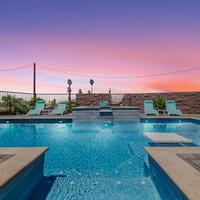 Gorgeous Pool\/Outdoor Kitchen Home with RV Garage