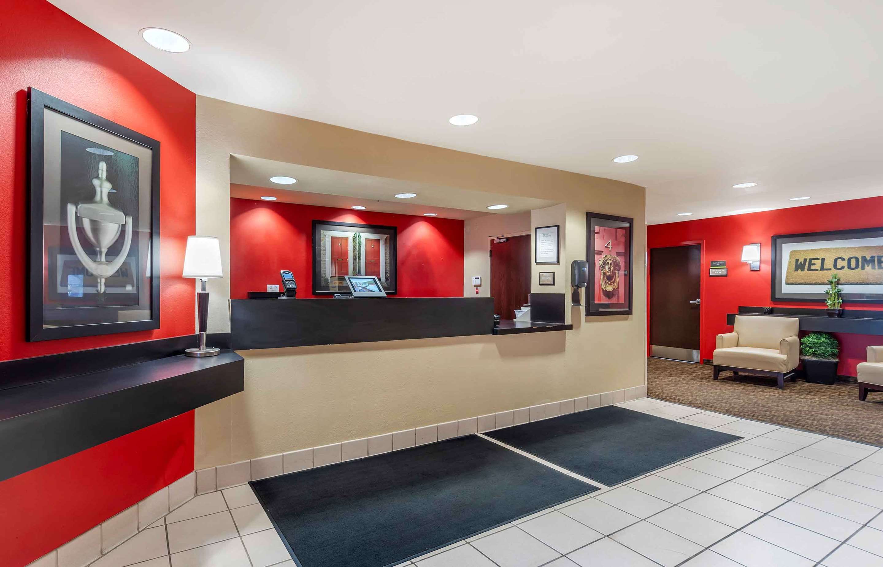 Receptionist