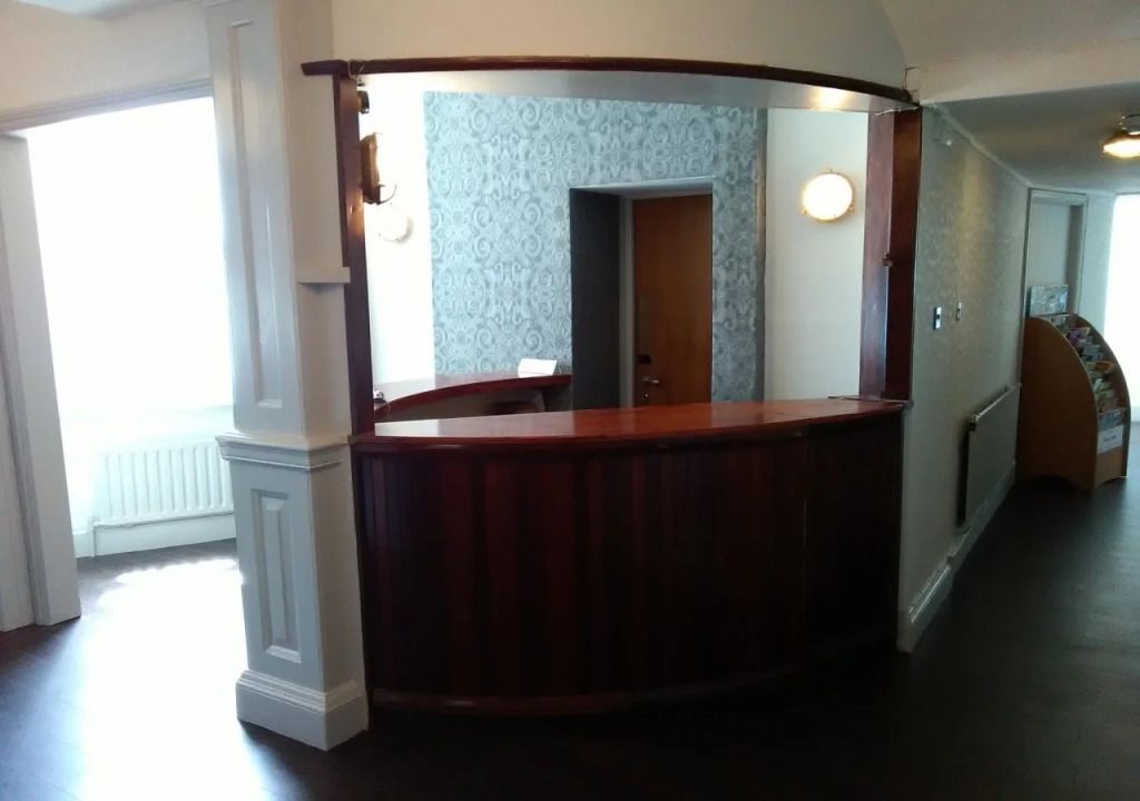Receptionist