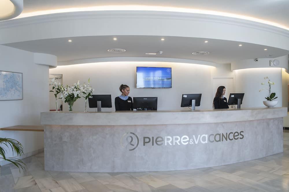 Receptionist