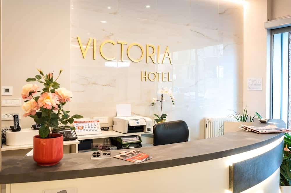 Receptionist