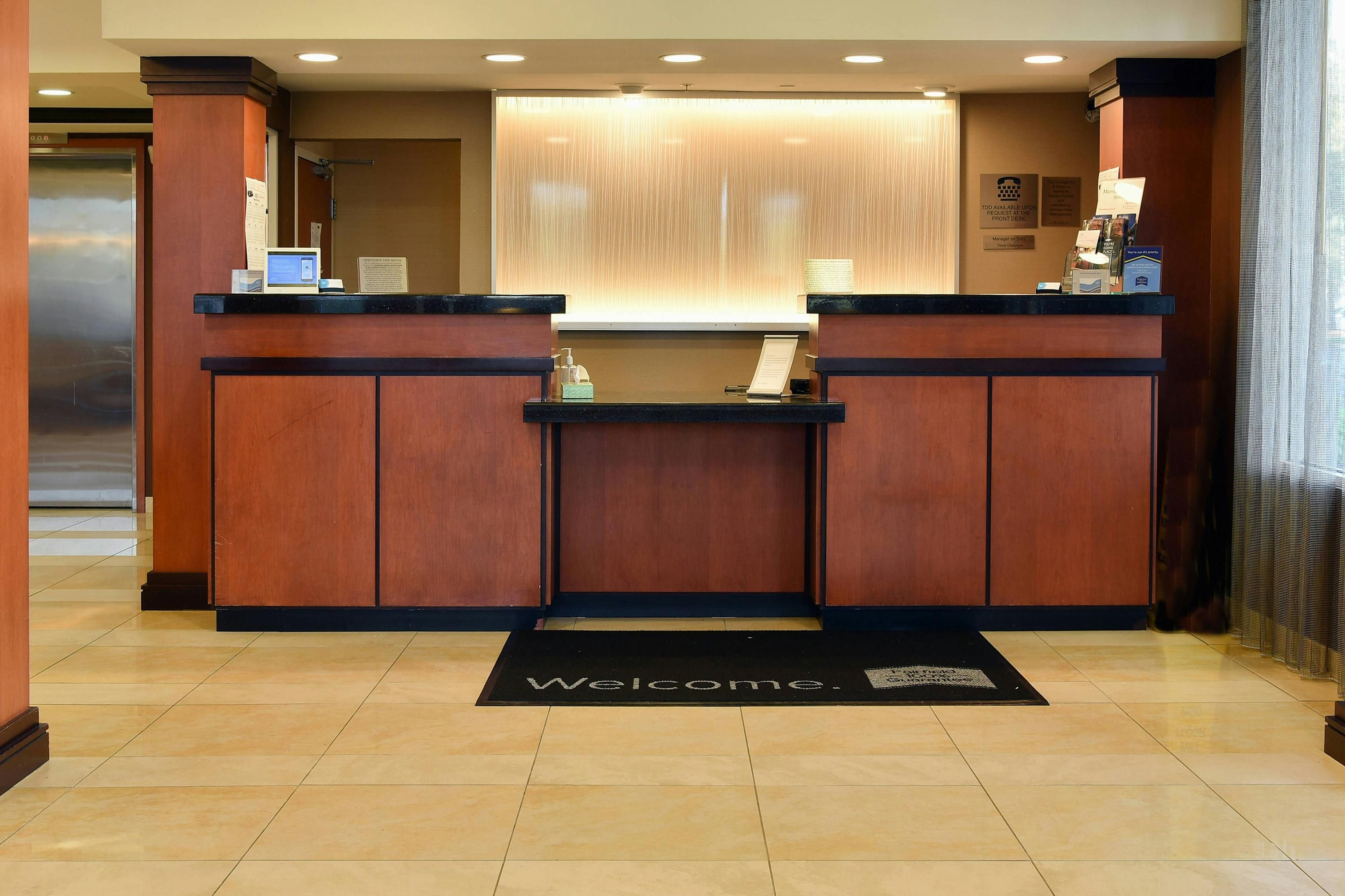 Receptionist
