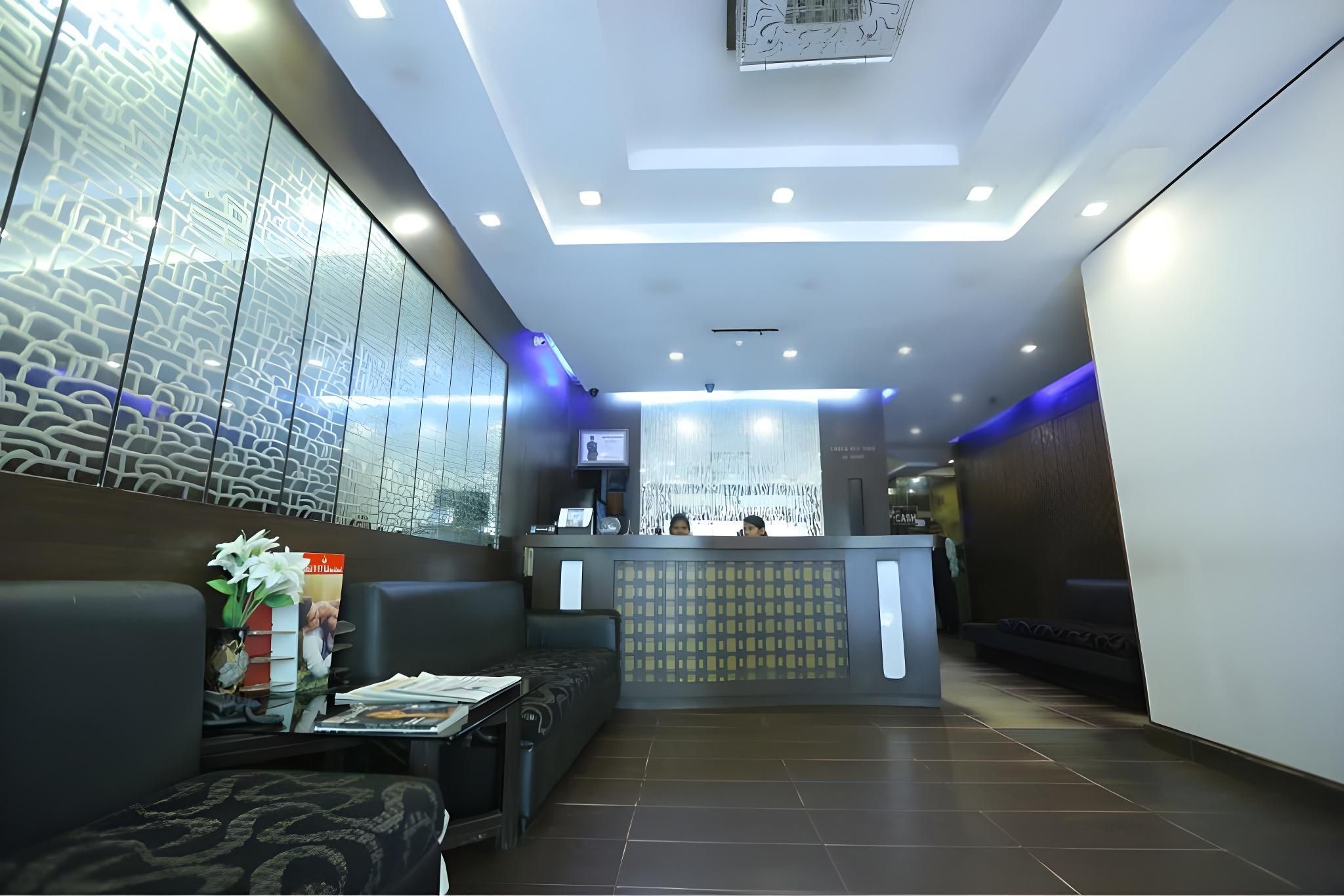 Receptionist