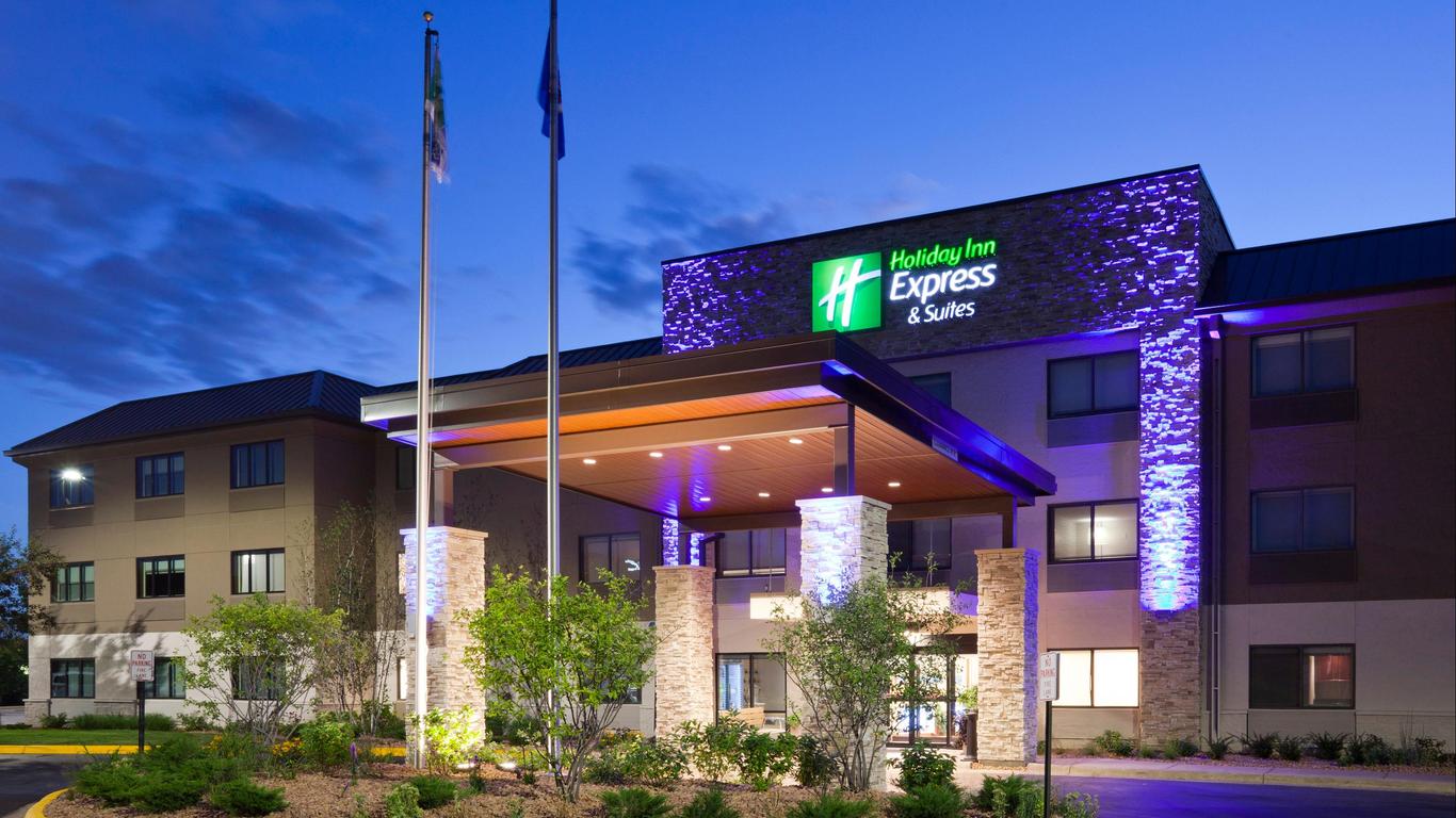 Holiday Inn Express Minneapolis - Golden Valley, An IHG Hotel