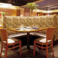 Holiday Inn & Suites Bloomington-Airport