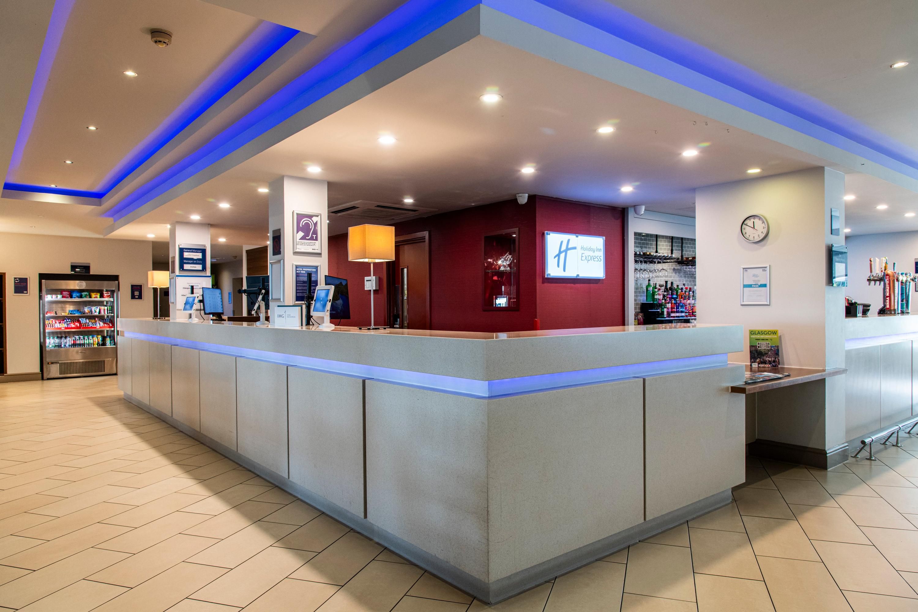 Receptionist