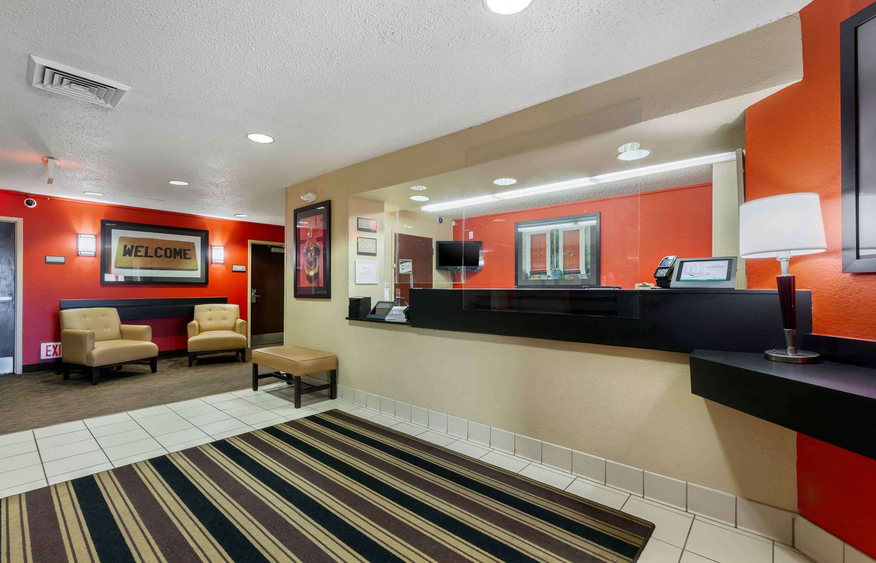 Receptionist