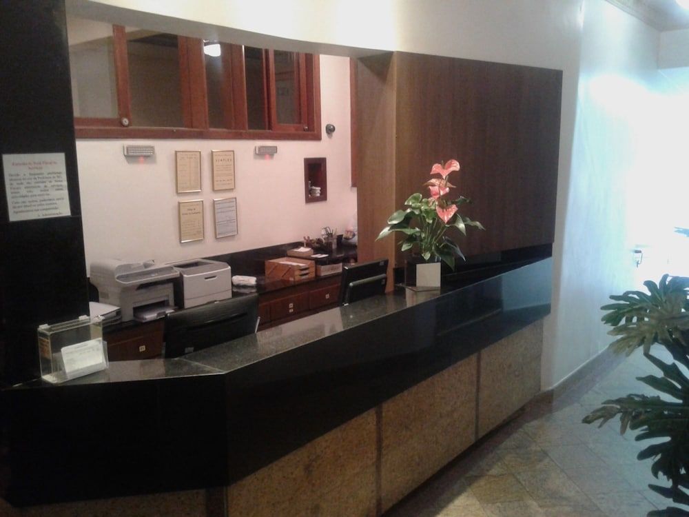 Receptionist