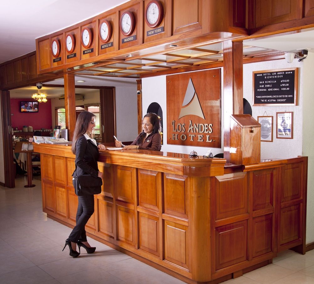 Receptionist