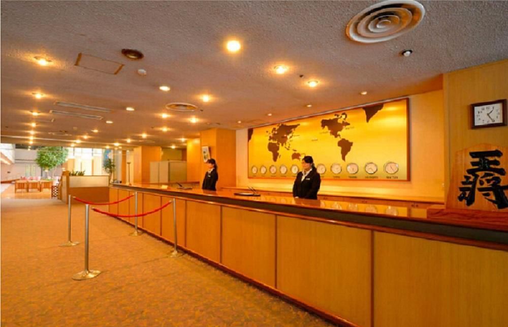 Receptionist