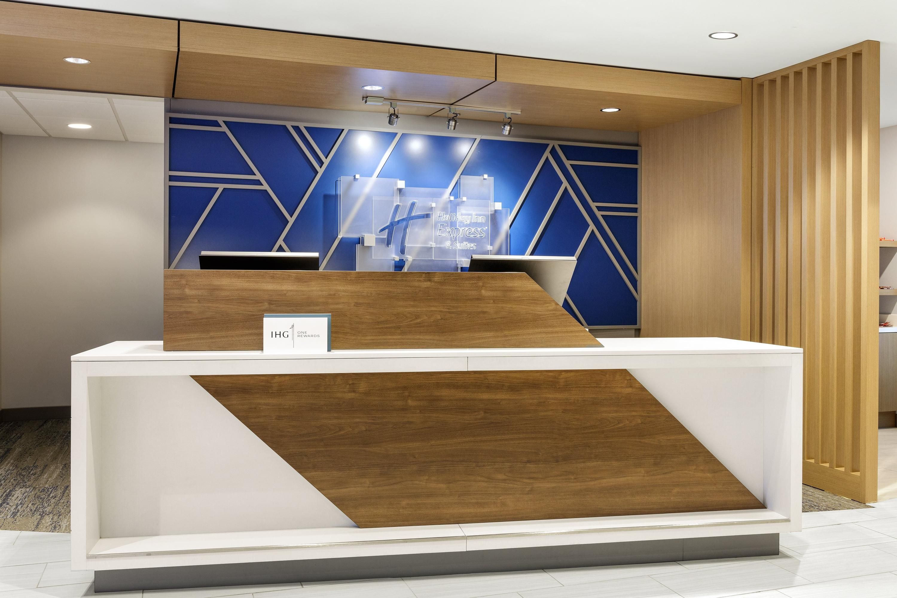 Receptionist